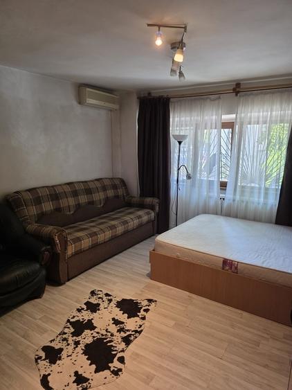 Garsonieră decomandată în Vitan