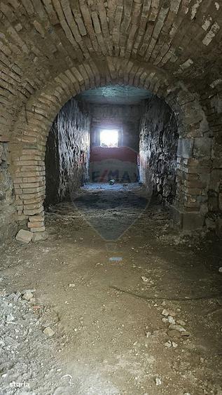 Casă cu 4 camere cu Teren 1694 Mp în Biertan