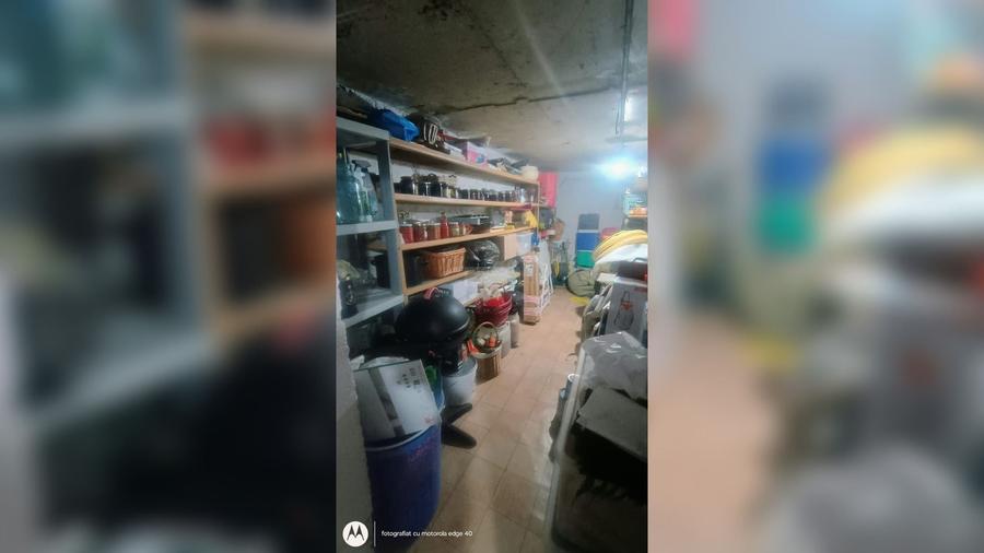 Apartament cu 3 camere semidecomandat, mobilat în Central