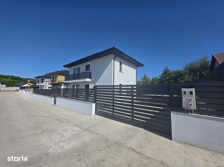 Casă cu 4 camere cu Teren 500 Mp în Bârnova