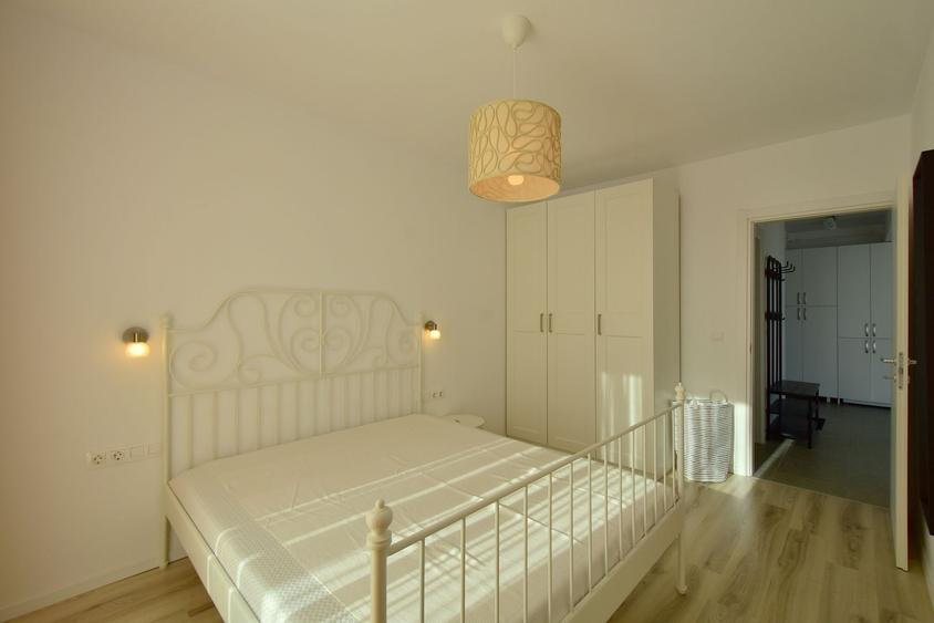 Apartament cu 2 camere semidecomandat, mobilat în Lipovei