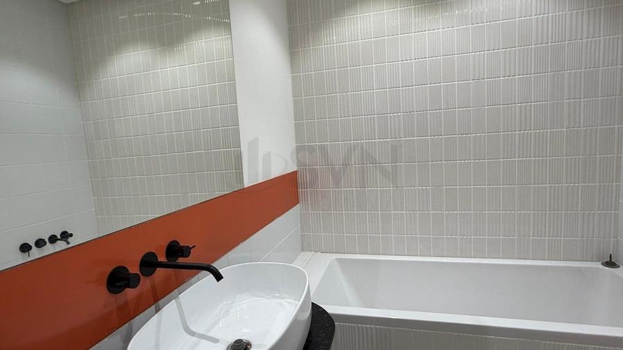 Apartament cu 3 camere semidecomandat în Floreasca