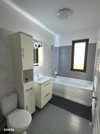 Casă cu 3 camere cu Canalizare în Giroc