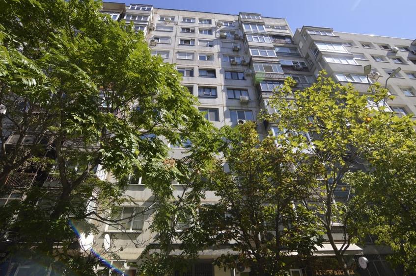 Apartament cu 3 camere decomandat, mobilat în Dristor