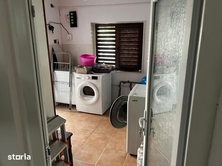 Casă cu 3 camere cu Teren 575 Mp în Aninoasa