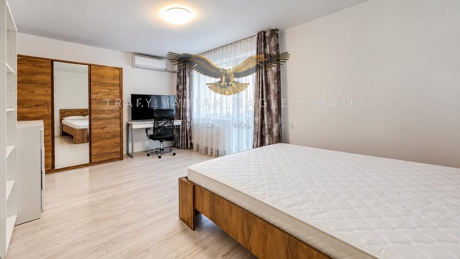 Apartament cu 4 camere semidecomandat, mobilat în Zorilor