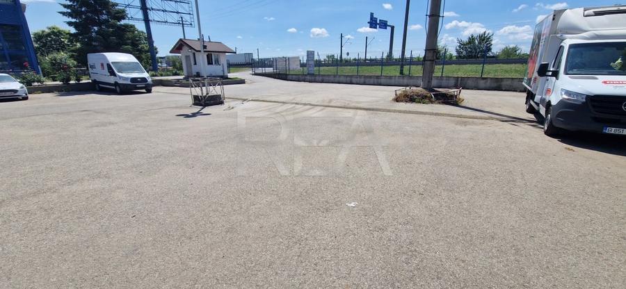 Spațiu comercial, de 1,600 mp, în Tunari