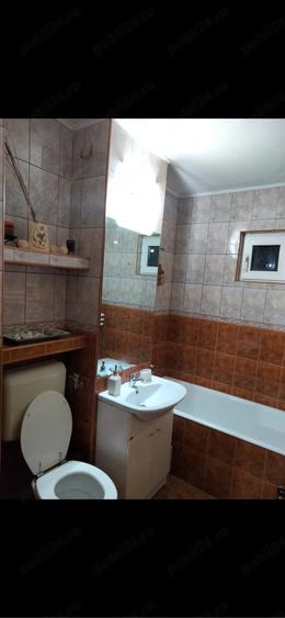 Apartament cu 3 camere decomandat, mobilat în Lipovei