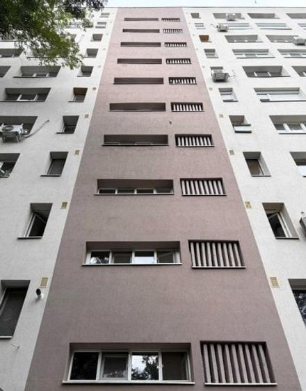 Apartament cu 3 camere semidecomandat, mobilat în Drumul Taberei