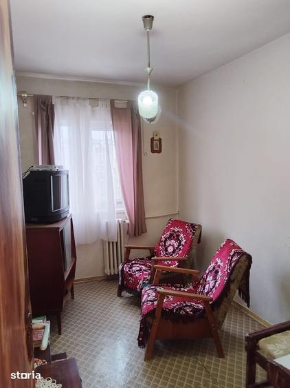 Apartament cu 3 camere decomandat în Mărășești