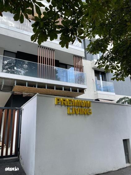 Apartament cu 4 camere decomandat în Băneasa