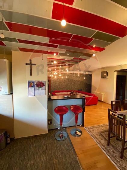 Apartament cu 3 camere decomandat în Est