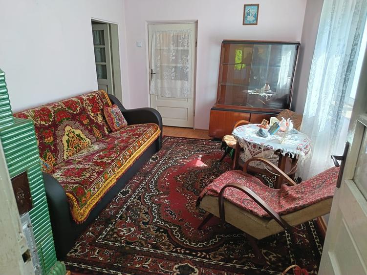 Casă cu 4 camere cu Teren 2000 Mp în Zănești