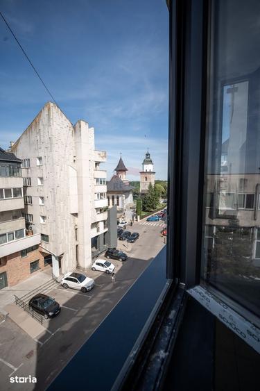 Apartament cu 4 camere în Sud