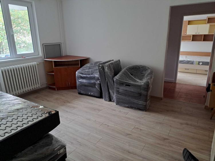 Apartament cu 2 camere semidecomandat în Cihei