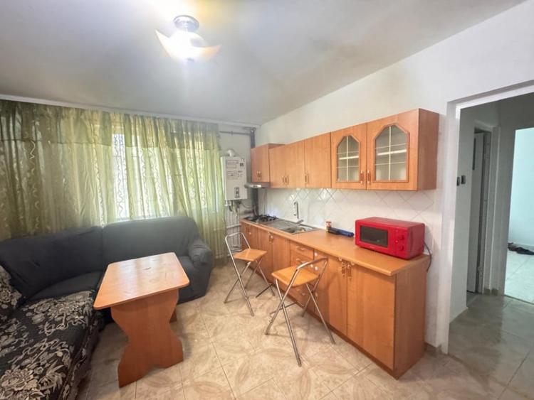 Apartament cu 2 camere semidecomandat în Abator