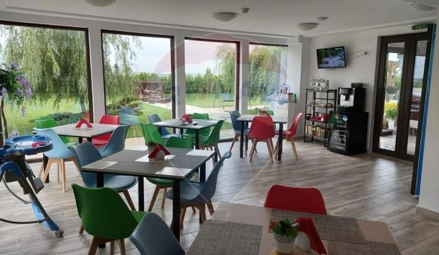 Hotel/Pensiune, de 316 mp, în Corbu