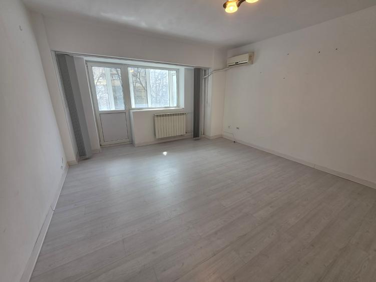 Apartament cu 2 camere decomandat în P-ța Alba Iulia