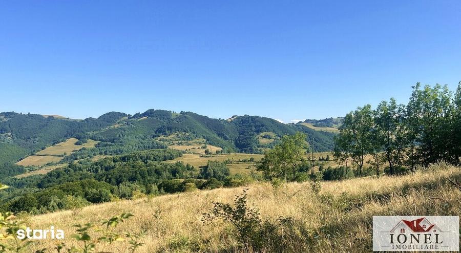 Casă cu 2 camere cu Teren 116445 Mp în Mogoș