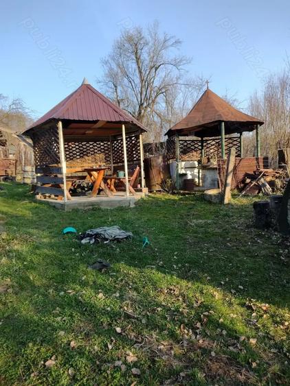 Casă cu 3 camere în Licurici