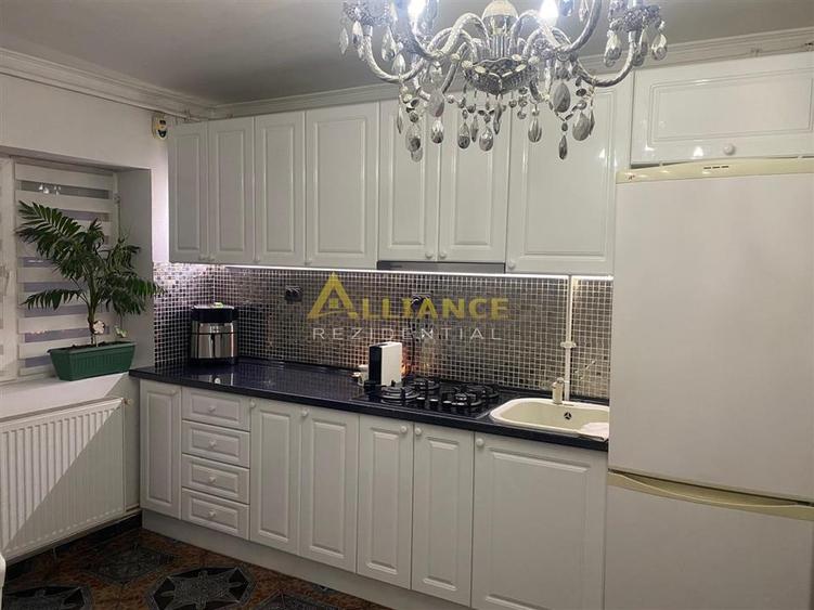 Apartament cu 3 camere decomandat, mobilat în Central