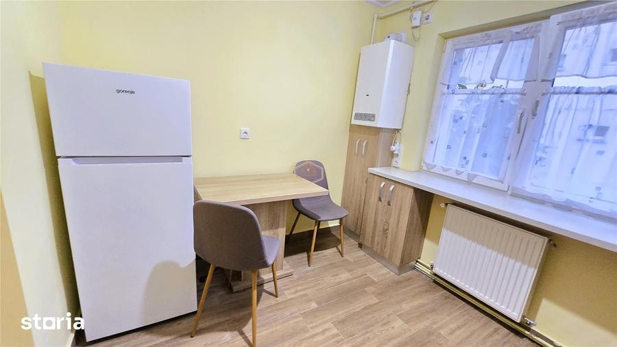 Apartament cu 3 camere decomandat în Micro 16