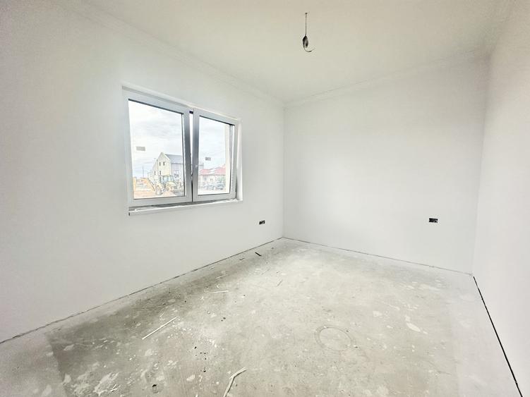 Duplex cu 3 camere cu Canalizare în Urseni
