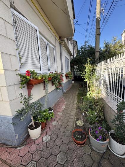 Casă individuală cu 4 camere cu Canalizare în Ultracentral