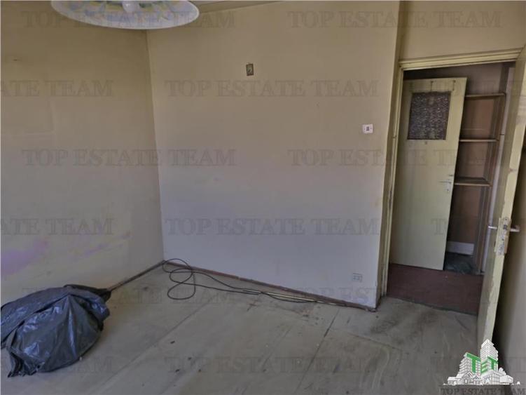 Apartament cu 3 camere decomandat în Lujerului