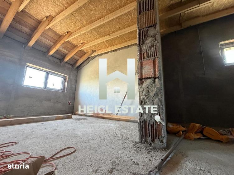 Casă cu 4 camere cu Teren 660 Mp în Izvin