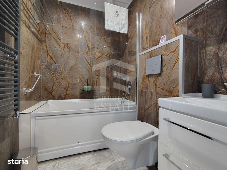 Apartament cu 3 camere decomandat în Piața