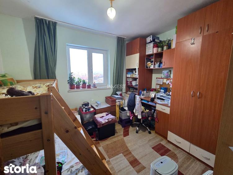 Apartament cu 3 camere decomandat, mobilat în Alexandru cel Bun