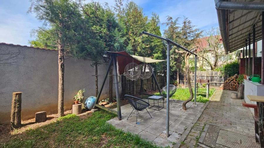 Apartament cu 4 camere decomandat, mobilat în Ștrand