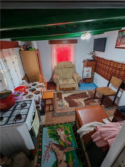 Casă individuală cu 2 camere cu Teren 1686 Mp în Maxenu