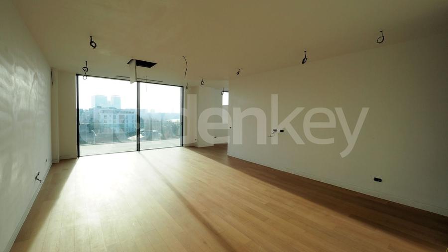 Apartament cu 4 camere decomandat în Floreasca