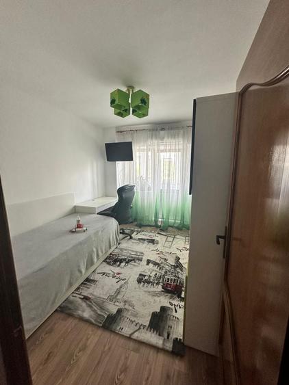 Apartament cu 3 camere decomandat în Lăpuș