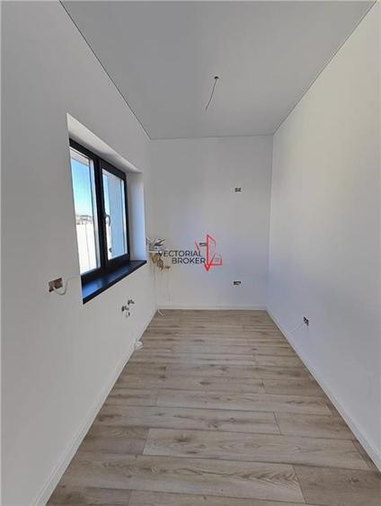 Duplex cu 4 camere cu Canalizare în Prelungirea Ghencea