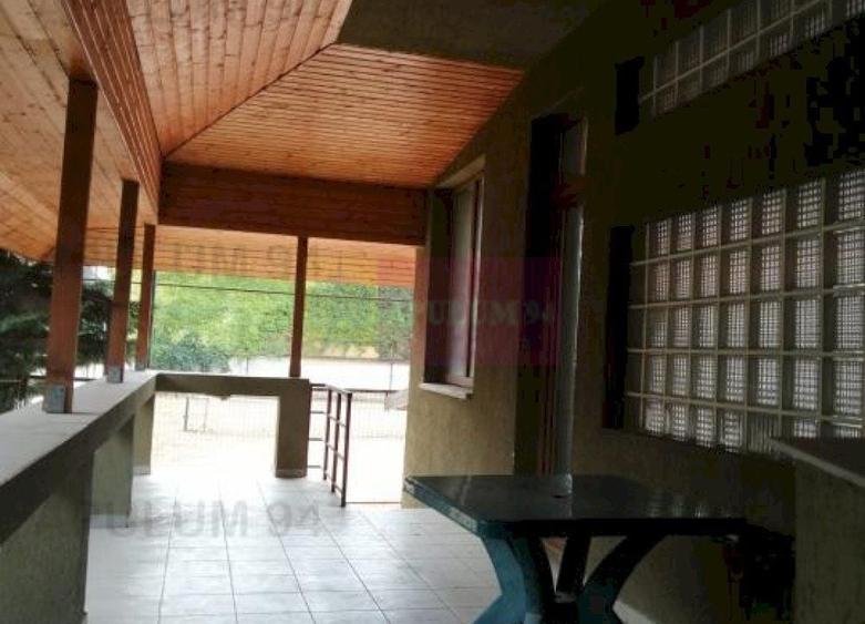 Casă individuală cu 12 camere decomandat cu Canalizare în Ghencea