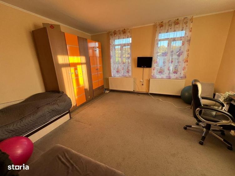 Casă cu 3 camere în Spitalul Județean