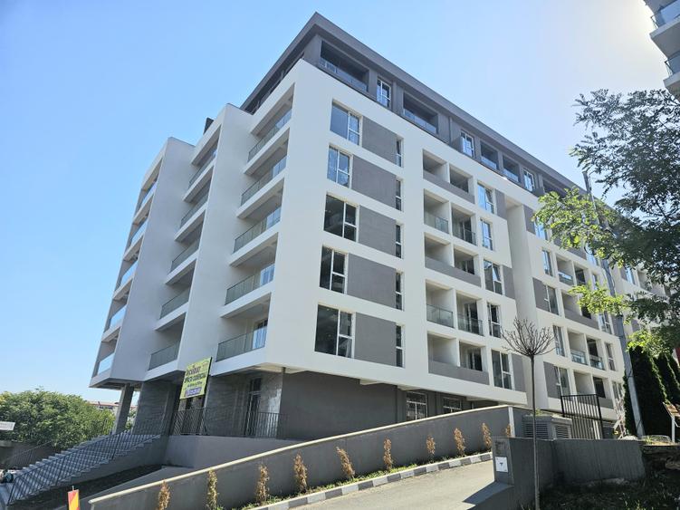 Apartament cu 3 camere decomandat în Vitan