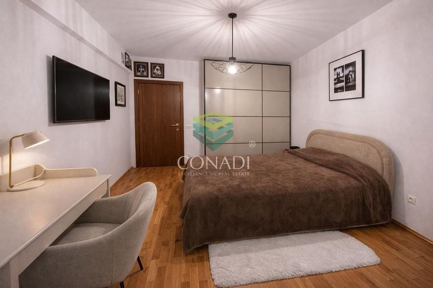 Apartament cu 4 camere semidecomandat, mobilat în Universitate