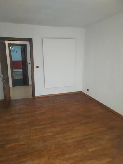 Apartament cu 2 camere semidecomandat în Calea București