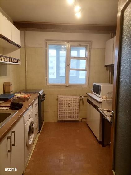 Apartament cu 3 camere decomandat în Baba Novac