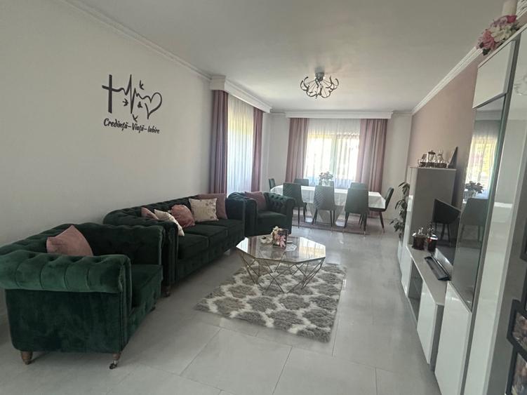 Casă cu 3 camere în Central