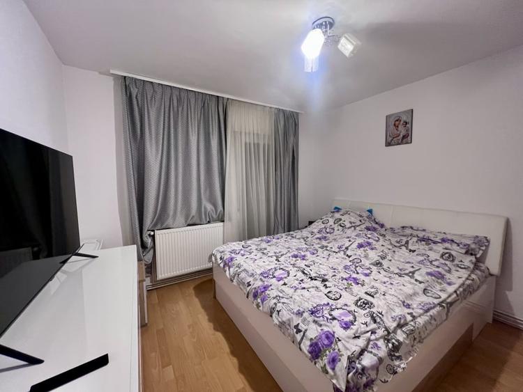 Apartament cu 3 camere decomandat, mobilat în Lipovei