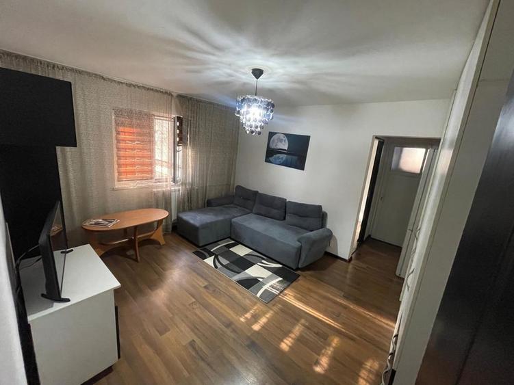 de inchiriat apartament 2 camere Piata Resita - 1