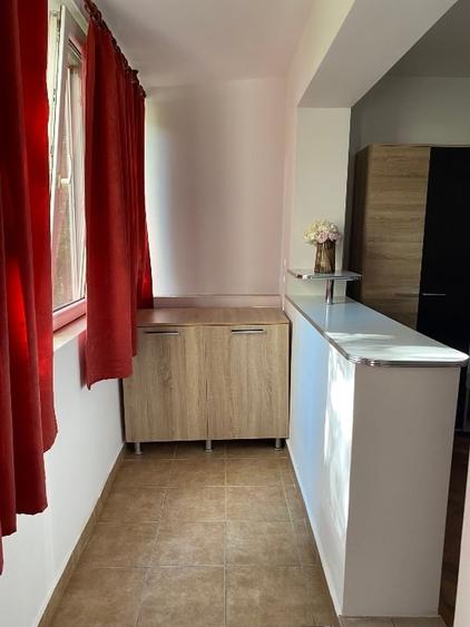 Apartament cu 2 camere decomandat, mobilat în Tomis Nord