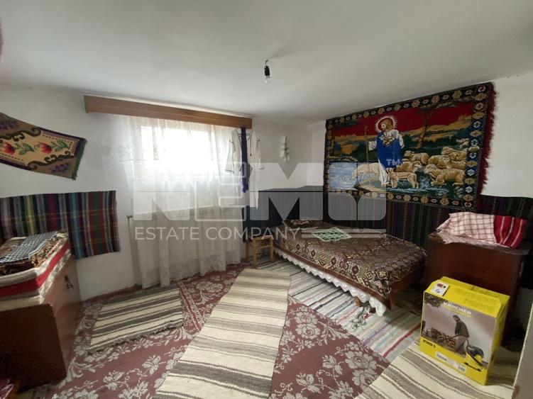 Casă individuală cu 5 camere cu Canalizare în Măneuți