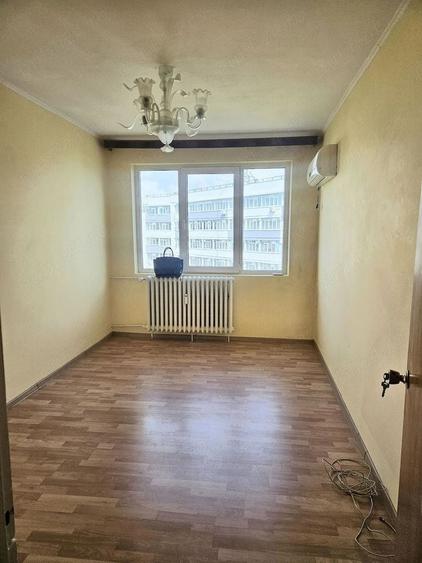 Apartament cu 3 camere decomandat în Tineretului