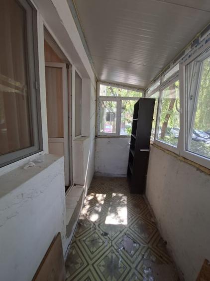 Apartament cu 2 camere semidecomandat, mobilat în Rovine
